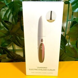 NWT Charging Electric Eyelash Curler SEALED Fast | Natural | Curl | Lasting